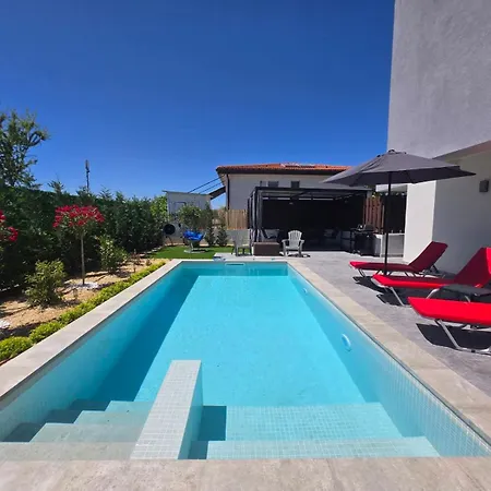 Amethyst, Private Pool With Heating And Salt Water Lozenets