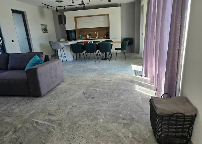 Луксозна вила Amethyst, Private Pool With Heating And Salt Water *