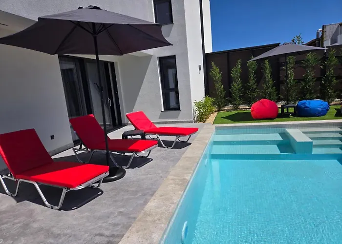 Amethyst, Private Pool With Heating And Salt Water Луксозна вила *